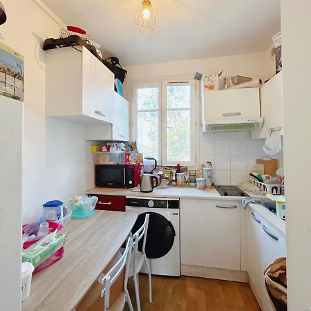Room Private Next To Train B, Very Easy To Go To Centre Ville Just 1 Room, Not Whole The Appartement Cachan Exterior photo